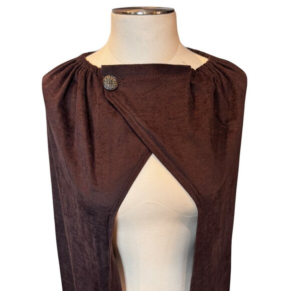 Brown woodland cloak EUC - Picture 2 of 4
